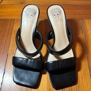 brand new black leather vince camuto kitten heel sandals